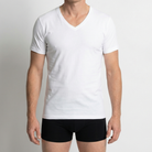 Beeren Heren T-Shirt Diepe V-Hals M3000 Wit voordeelpack - gedragen